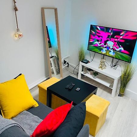 Appartement studio de 25 m2 rénové à 5 min de la gare idéal à Bordeaux Extérieur photo