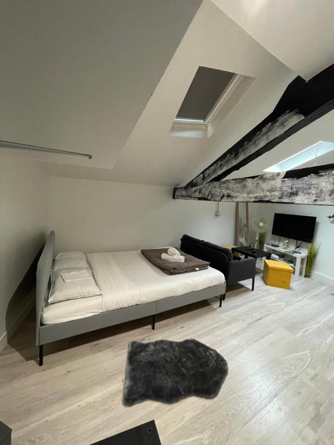 Appartement studio de 25 m2 rénové à 5 min de la gare idéal à Bordeaux Extérieur photo