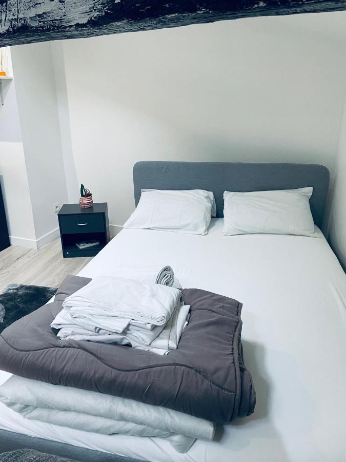 Appartement studio de 25 m2 rénové à 5 min de la gare idéal à Bordeaux Extérieur photo