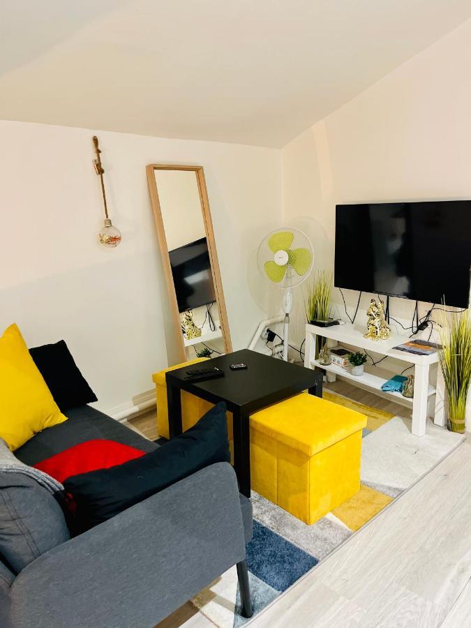 Appartement studio de 25 m2 rénové à 5 min de la gare idéal à Bordeaux Extérieur photo