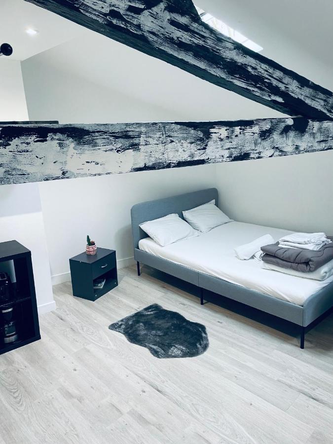 Appartement studio de 25 m2 rénové à 5 min de la gare idéal à Bordeaux Extérieur photo